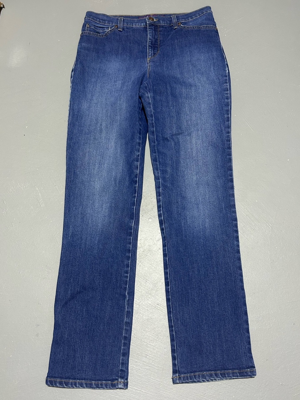 Gloria Vanderbilt Amanda Denim Blue Jeans (Women’s Size 8)